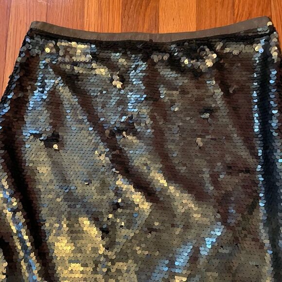 LOFT | olive green sequin pencil skirt 2 NWT $80 - Picture 3 of 6